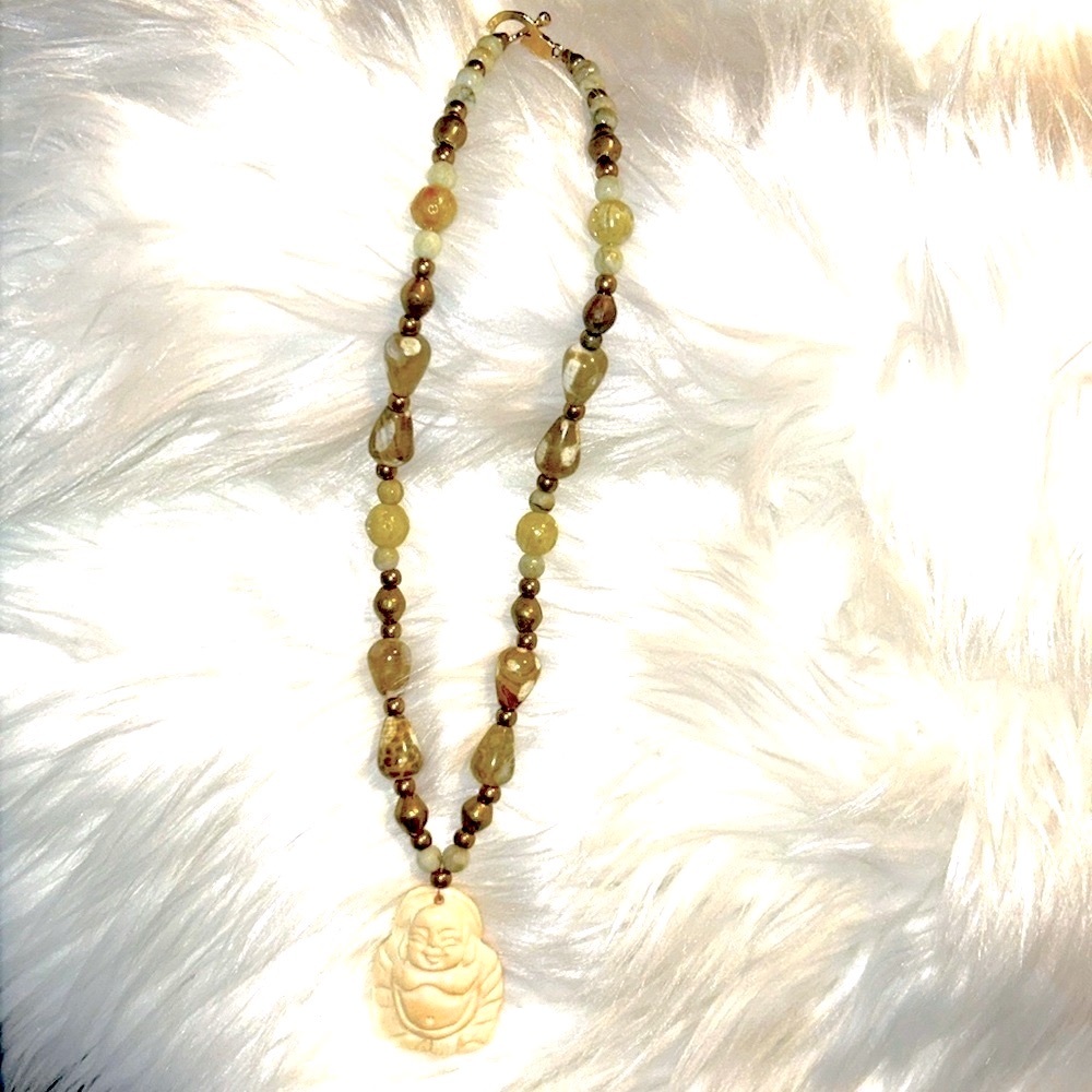 ☁️NWOT☁️IVORY BUDHA & JADE NECKLACE☁️